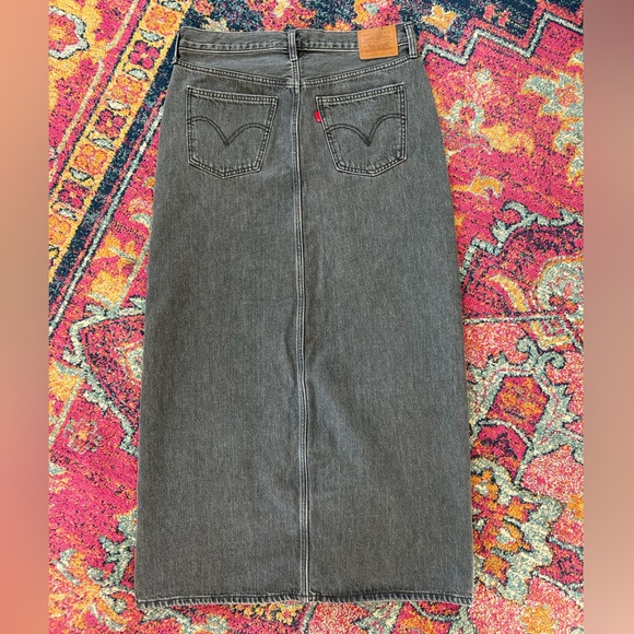 Levi’s | Women’s ‘Adventure Black’ Premium Denim Column Maxi Jean Skirt, size 30 - Picture 7 of 16